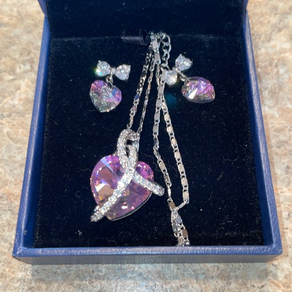 Swarovski Crystal Heart Pendant Necklace and Heart Bow Earrings Gift Set… - Picture 1 of 3
